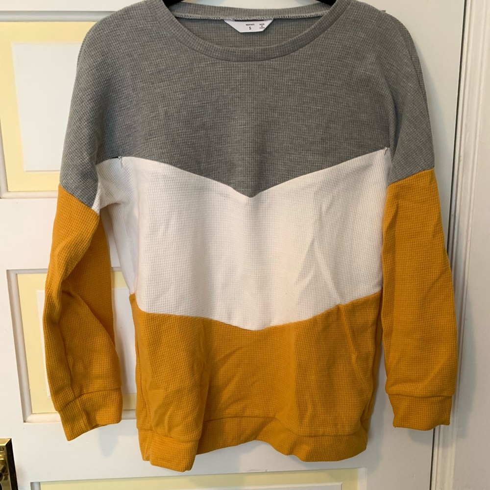 Long sleeve nursing top